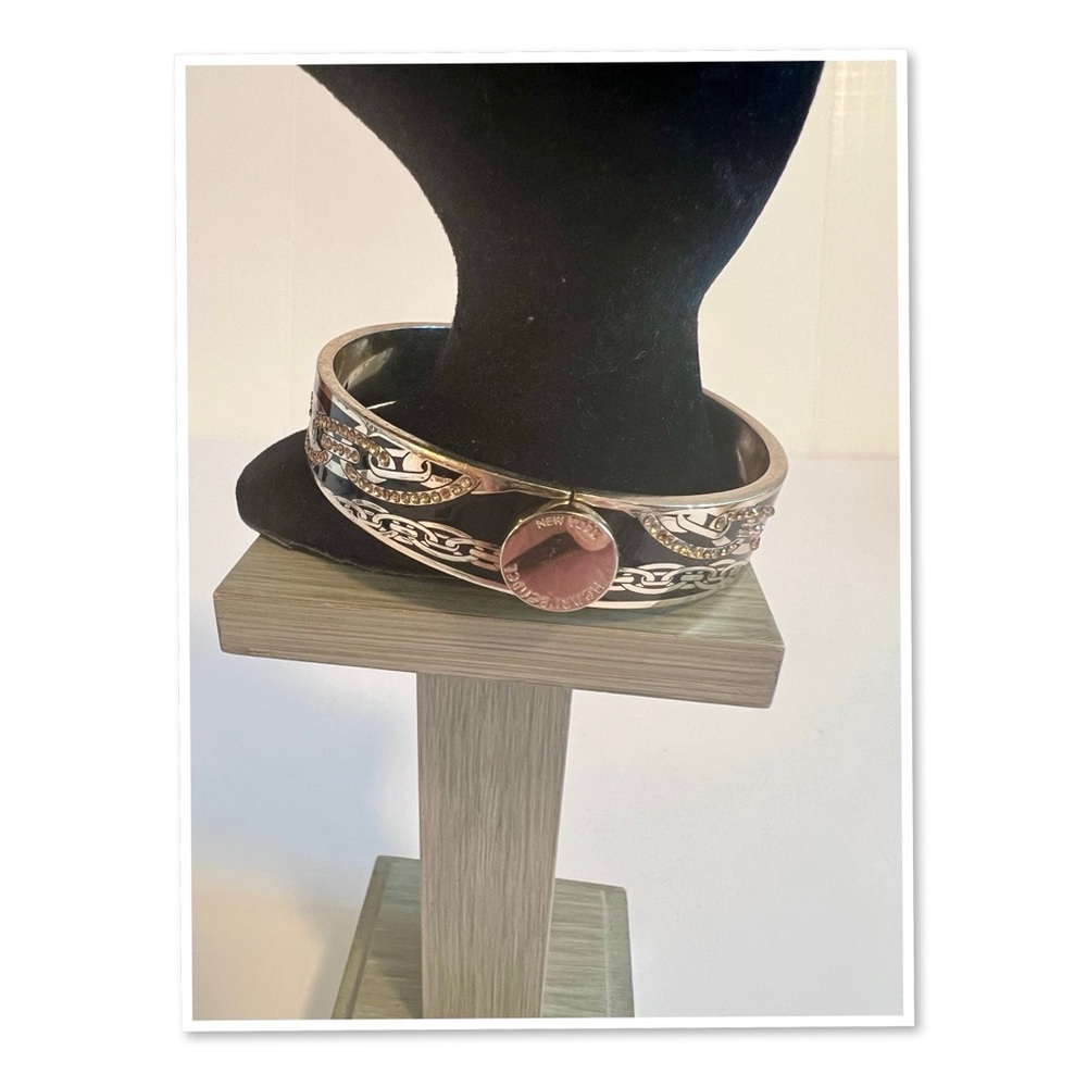 Henri Bendel Bracelet - Picture 2 of 9